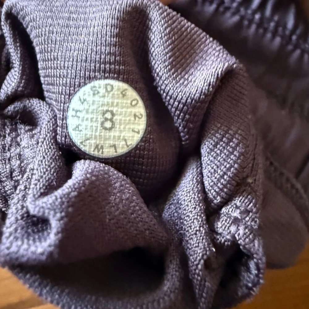 Pristine Lululemon Seek The Heat Short II Dark Adobe size: 8 - Picture 10 of 14